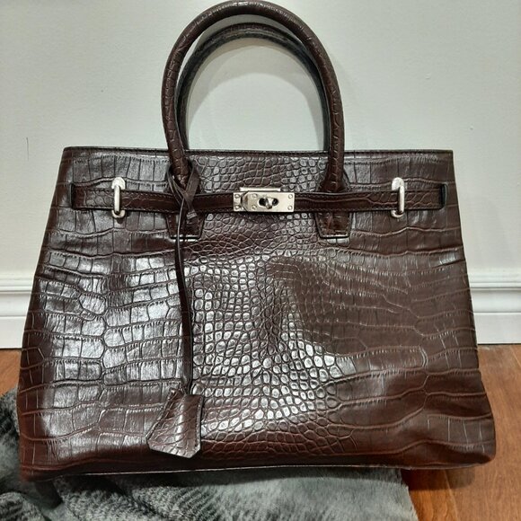 Crocodile embossed faux leather burgundy brown minimalist hand  bag - Picture 2 of 11